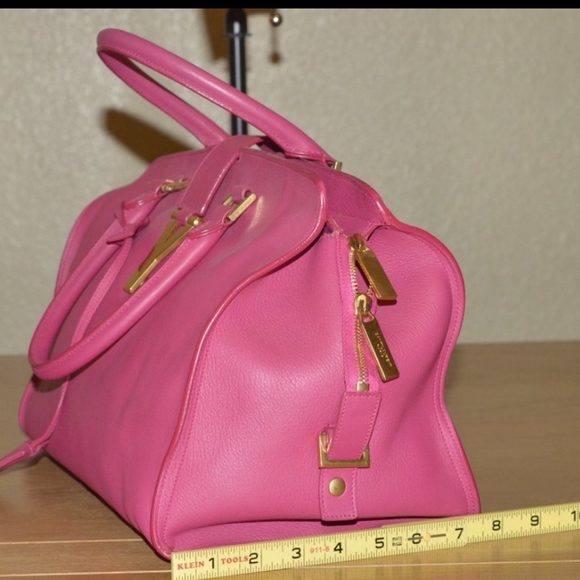 Yves Saint Laurent classic Y leather bag. - Picture 7 of 16